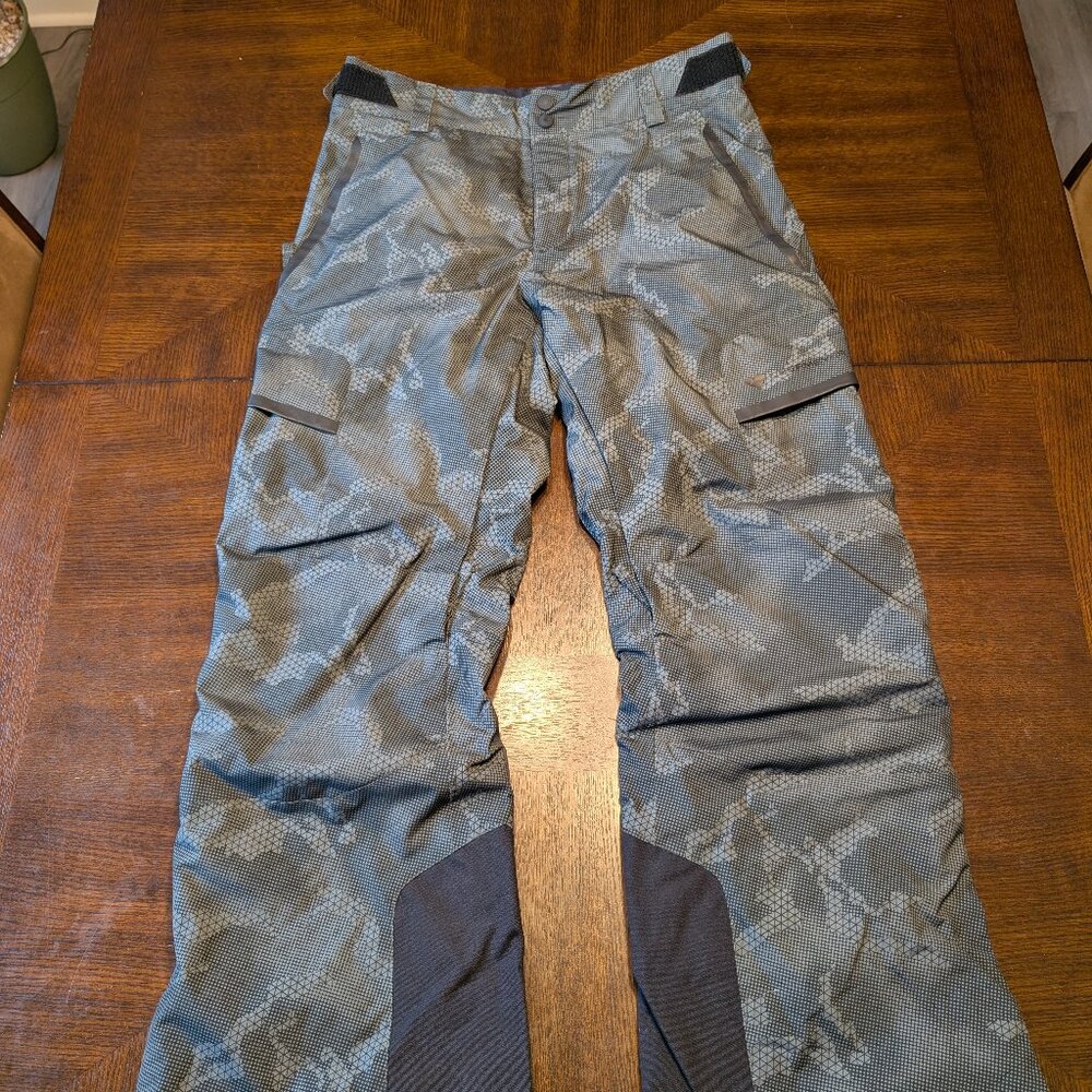 Men's snow (ski or snowboard) pants. Size large. In great condition!